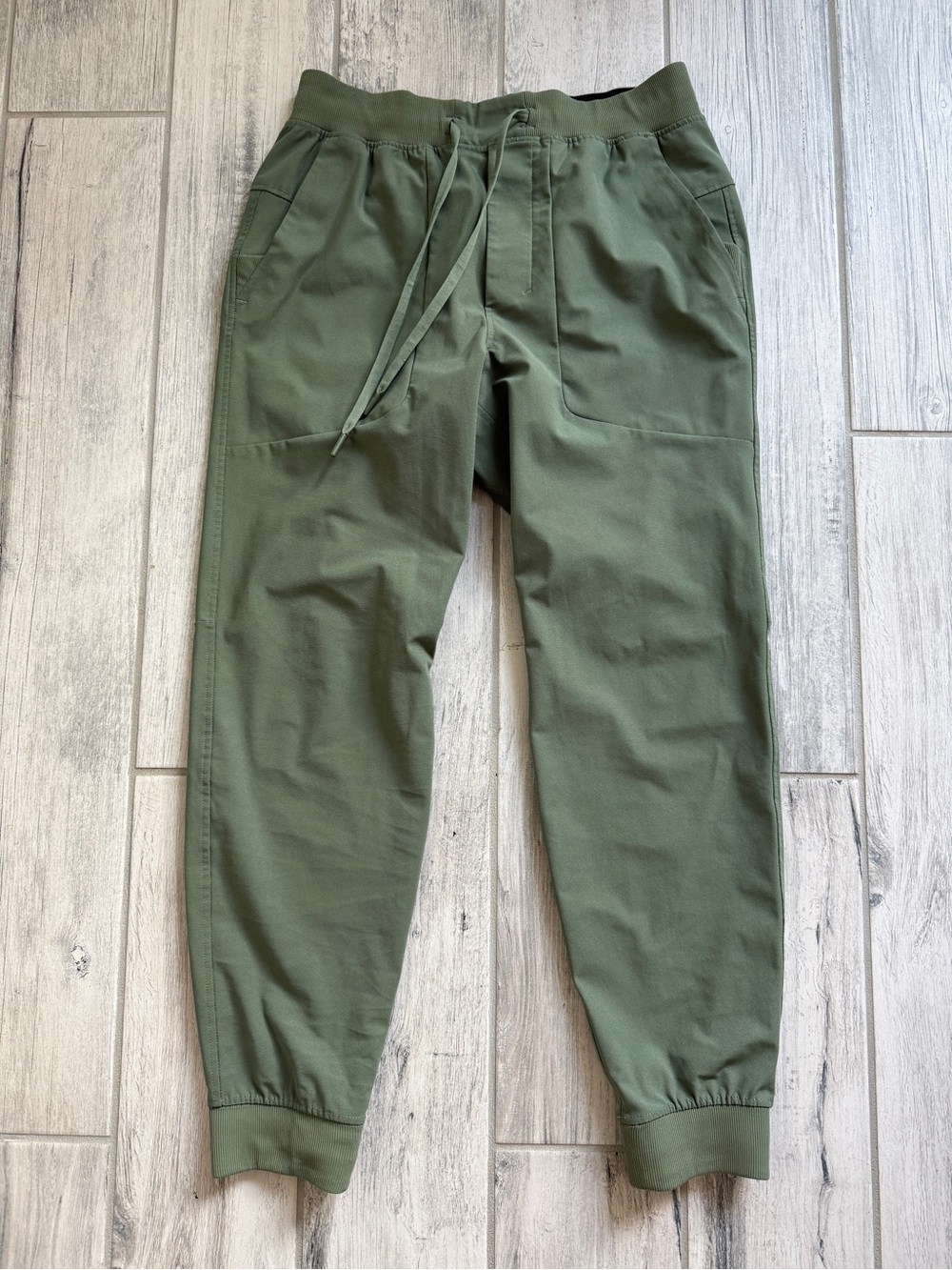Lululemon ABC Jogger (shorter) 28 inseam